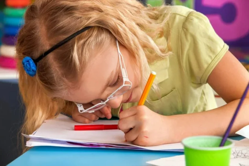 Kid with myopia 2 - điều trị cận thị